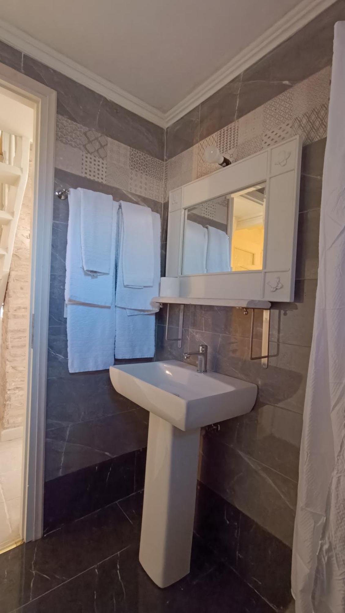 Lesvos Tower House Komninos Szigrí Kültér fotó